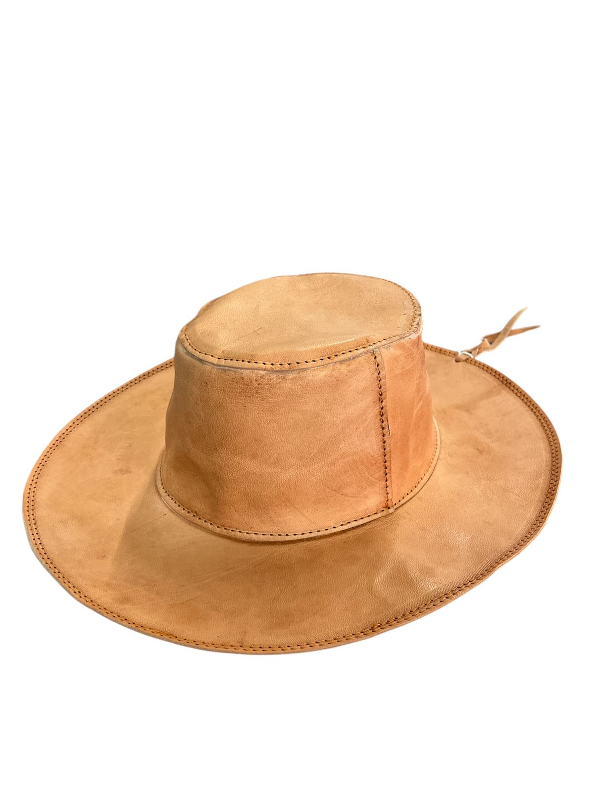 SOMBRERO CON BROCHE